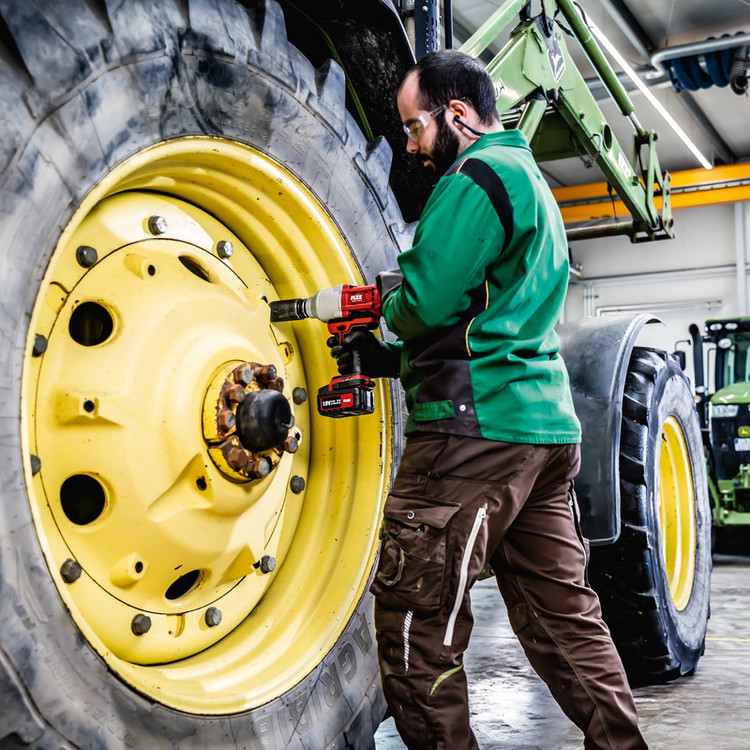آچار بکس ضربه ای فلکس مدل IW 3/4 18.0-EC/5.0 Set کاربرد